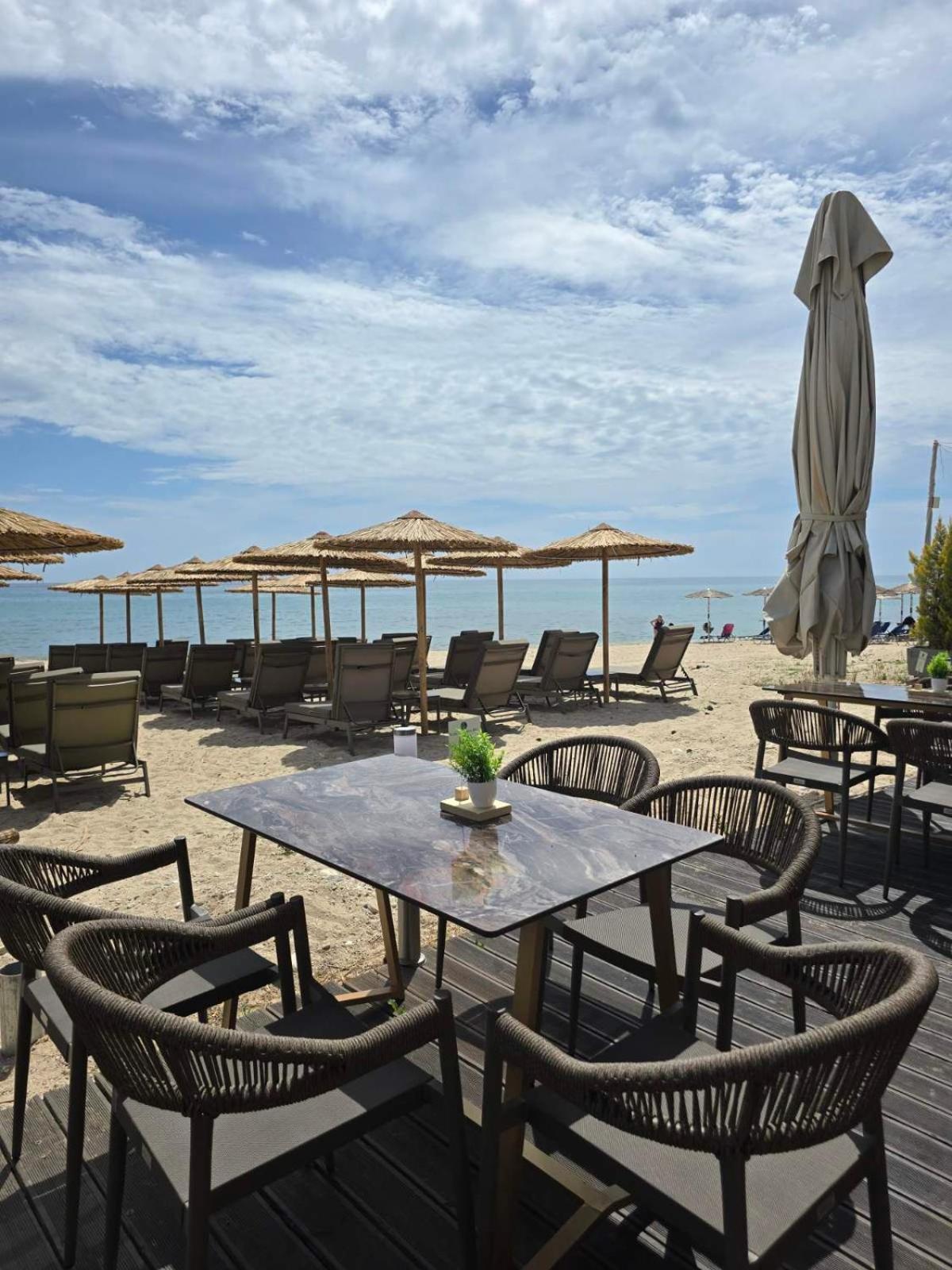 Anna Beach Suites Limenária Kültér fotó
